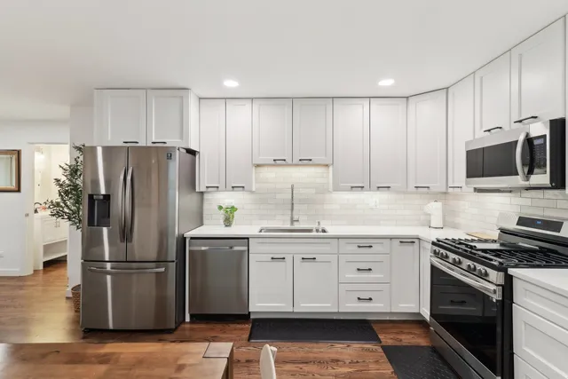 $2,480 | 3008 North Spaulding Avenue, Chicago, IL 60618