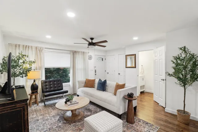 $2,480 | 3008 North Spaulding Avenue, Chicago, IL 60618