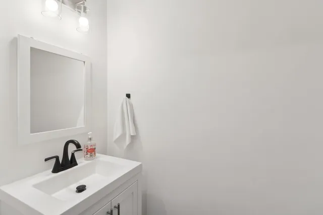 $2,480 | 3008 North Spaulding Avenue, Chicago, IL 60618