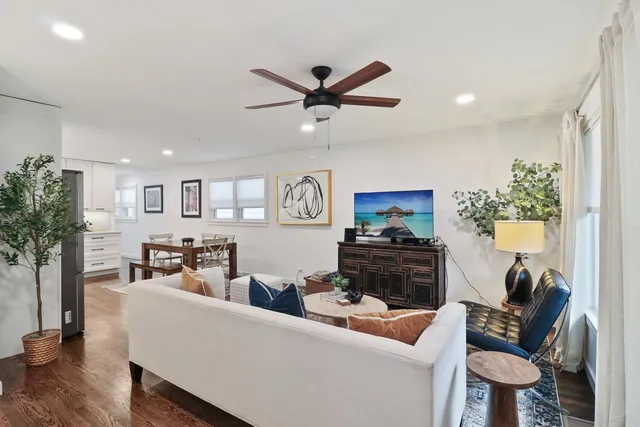 $2,480 | 3008 North Spaulding Avenue, Chicago, IL 60618