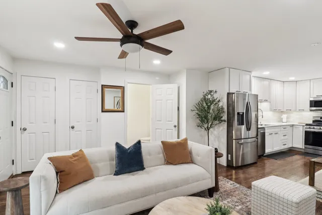 $2,480 | 3008 North Spaulding Avenue, Chicago, IL 60618