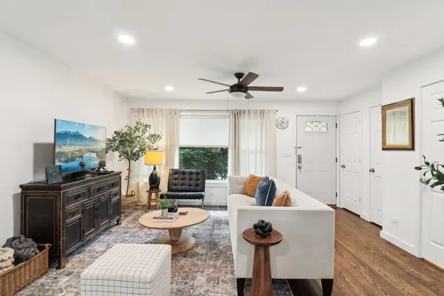 $2,480 | 3008 North Spaulding Avenue, Chicago, IL 60618