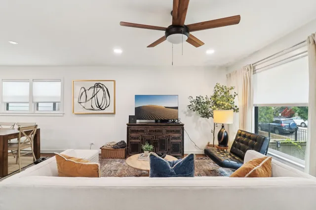 $2,480 | 3008 North Spaulding Avenue, Chicago, IL 60618