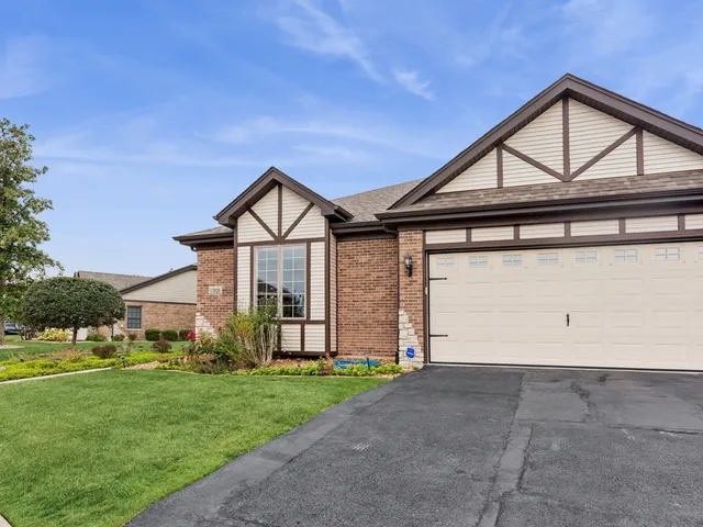 $435,000 | 13828 Crescenzo Drive, Manhattan, IL 60442