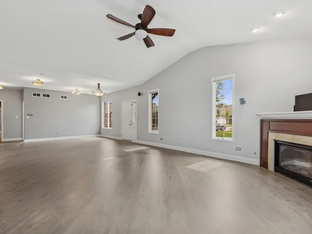 $435,000 | 13828 Crescenzo Drive, Manhattan, IL 60442