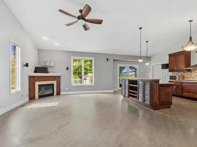 $435,000 | 13828 Crescenzo Drive, Manhattan, IL 60442