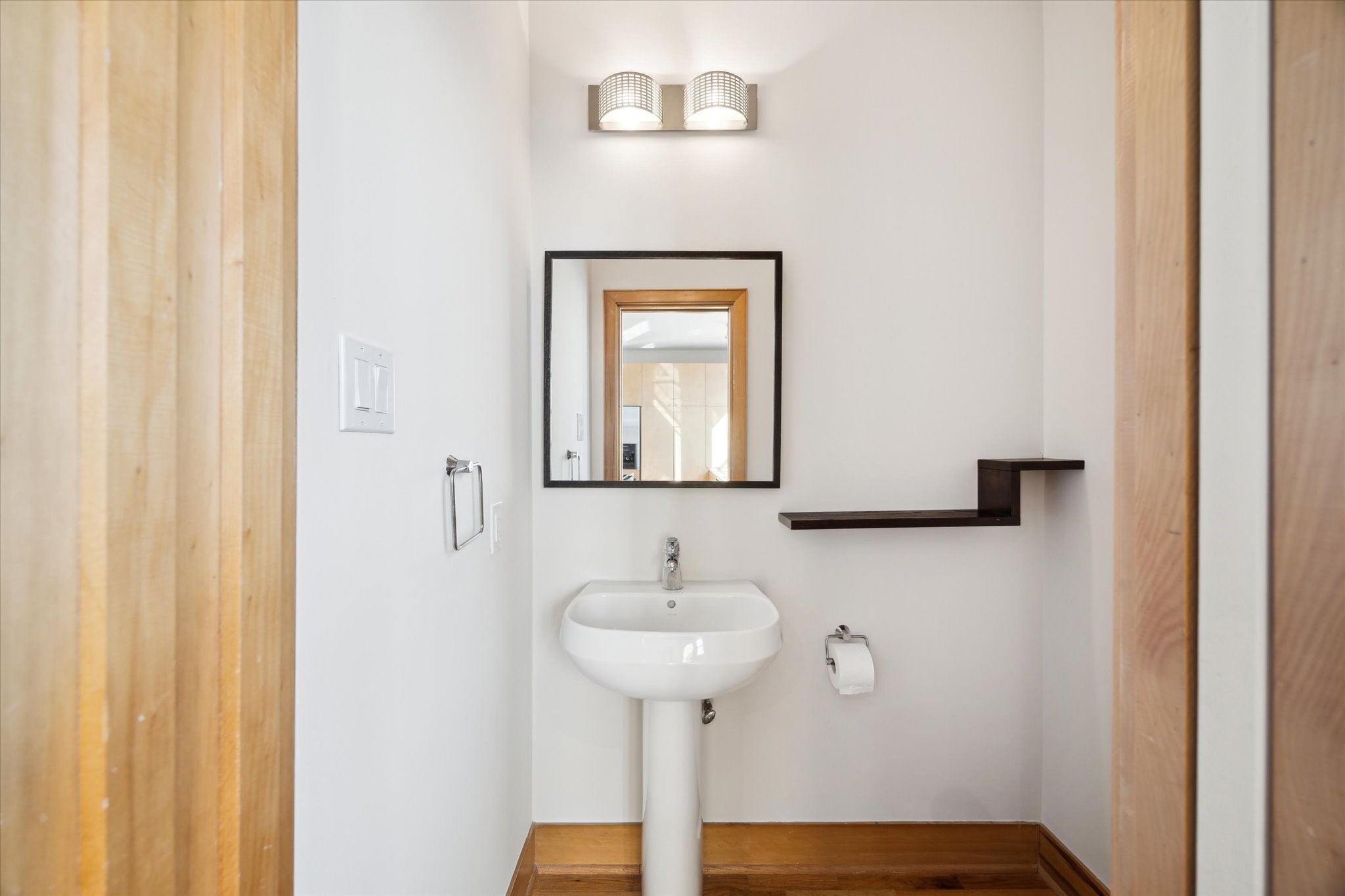 94 Drew Street, Unit C Houston, TX 77006 - Photo 15 of 29 Powder room located on second floor.