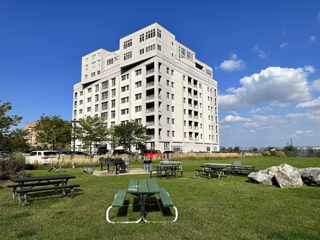 $939,000 | 90 Bay Street Landing, Unit 8D | St. George