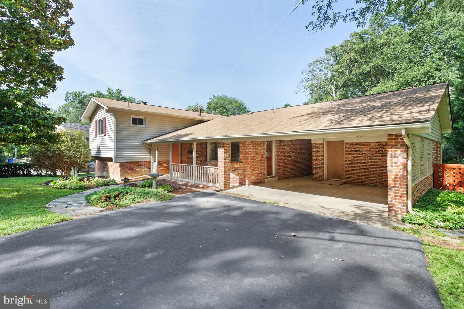 4132 Roberts Road Fairfax, VA 22030 - Photo 24 of 32 Front View