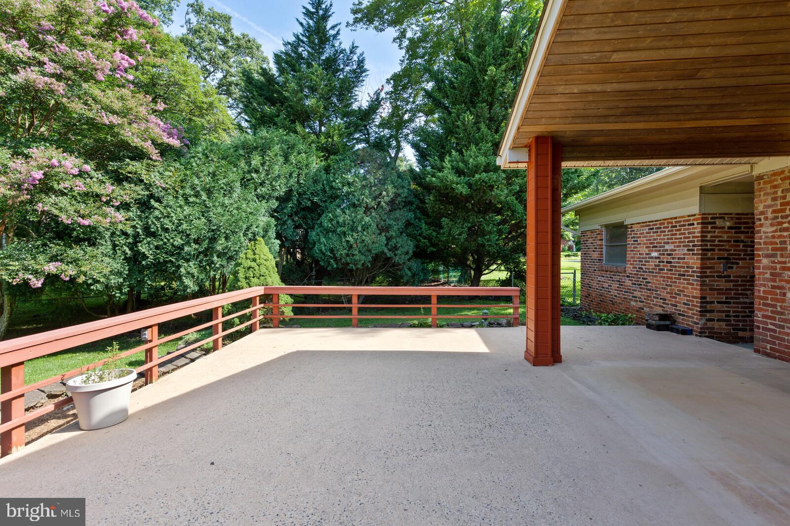 4132 Roberts Road Fairfax, VA 22030 - Photo 28 of 32 Huge Backyard Patio