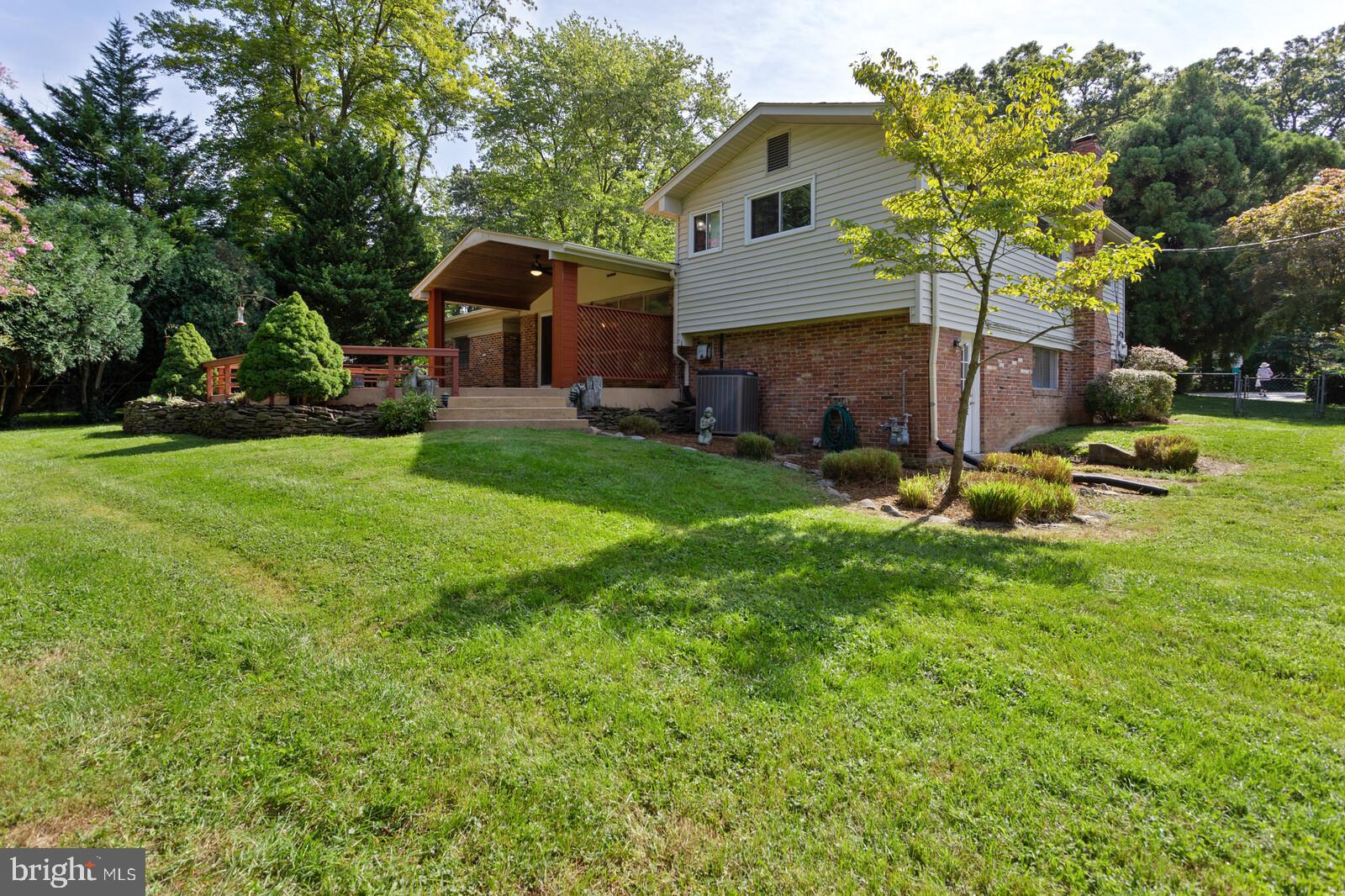 4132 Roberts Road Fairfax, VA 22030 - Photo 30 of 32 Backyard View