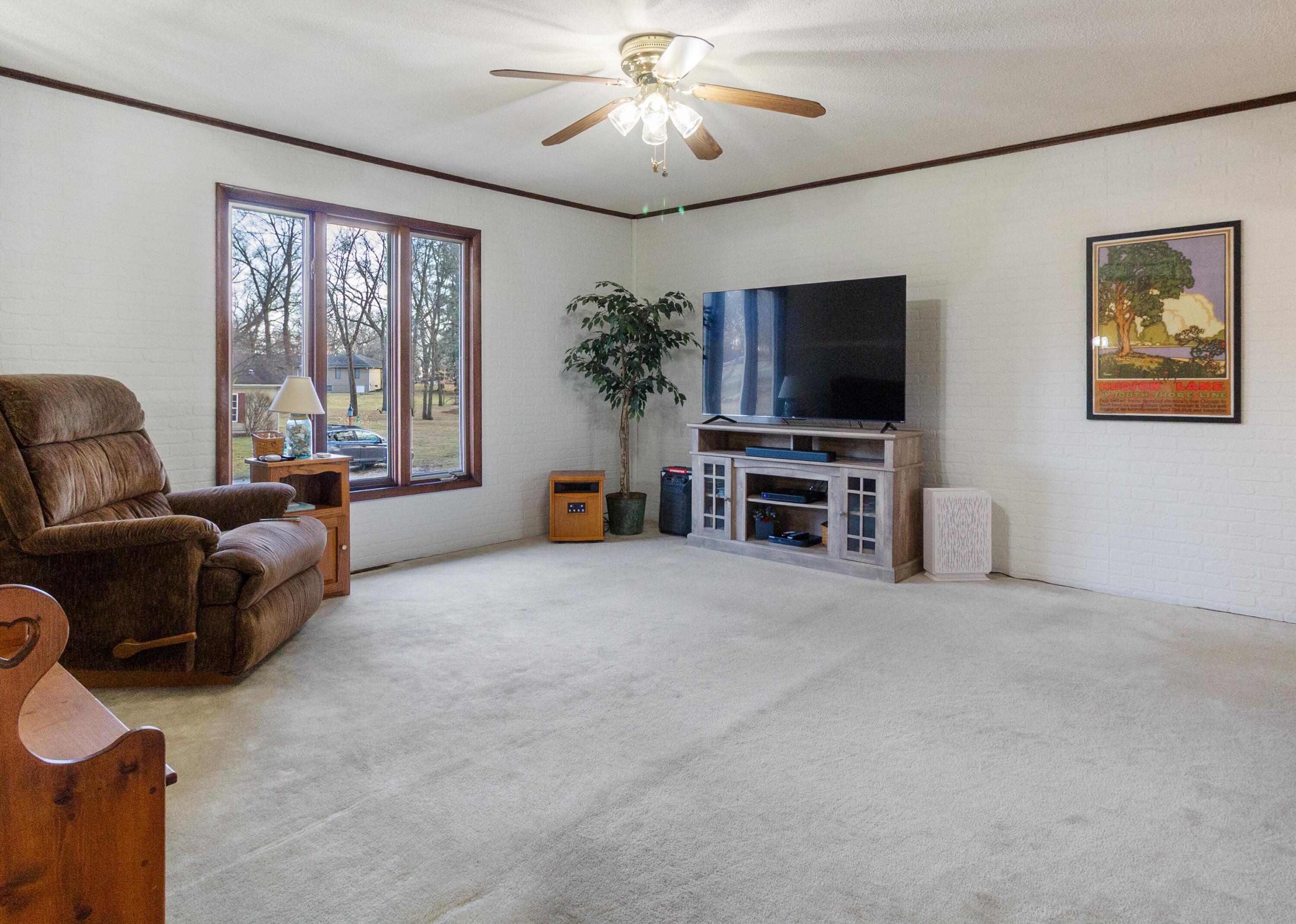 4092 Ethel Street East Demotte, IN 46310 - Photo 5 of 16 3000x2140