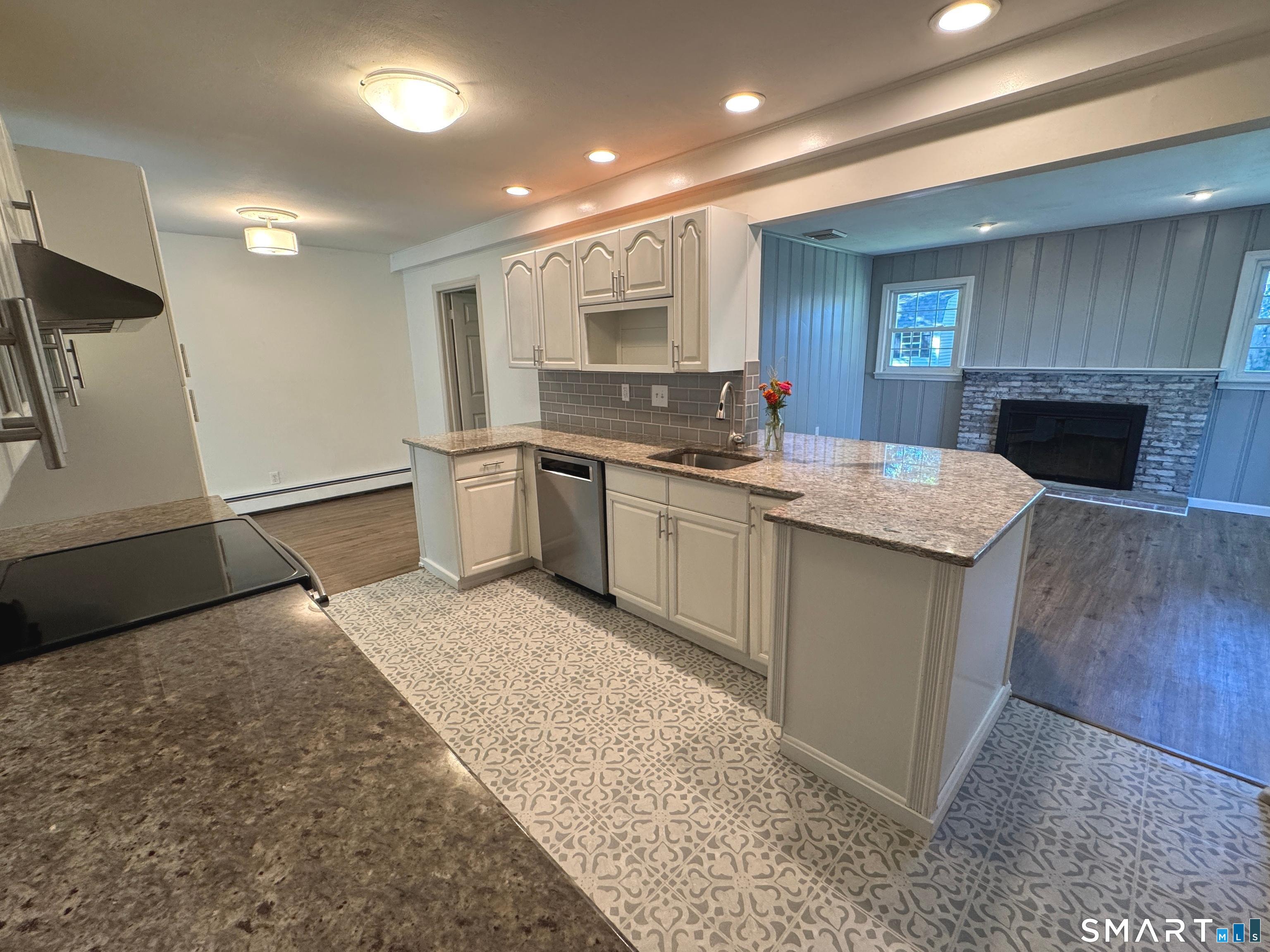 77 Curtis Road Glastonbury, CT 06033 - Photo 8 of 26 Gallery Image 8
