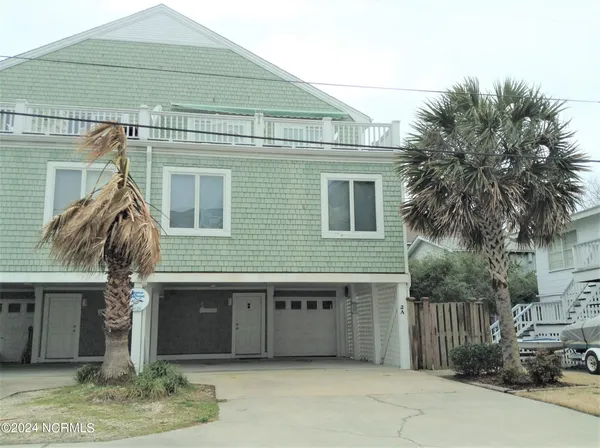 $4,075 | 2 Crane Street, Unit A, Wrightsville Beach, NC 28480