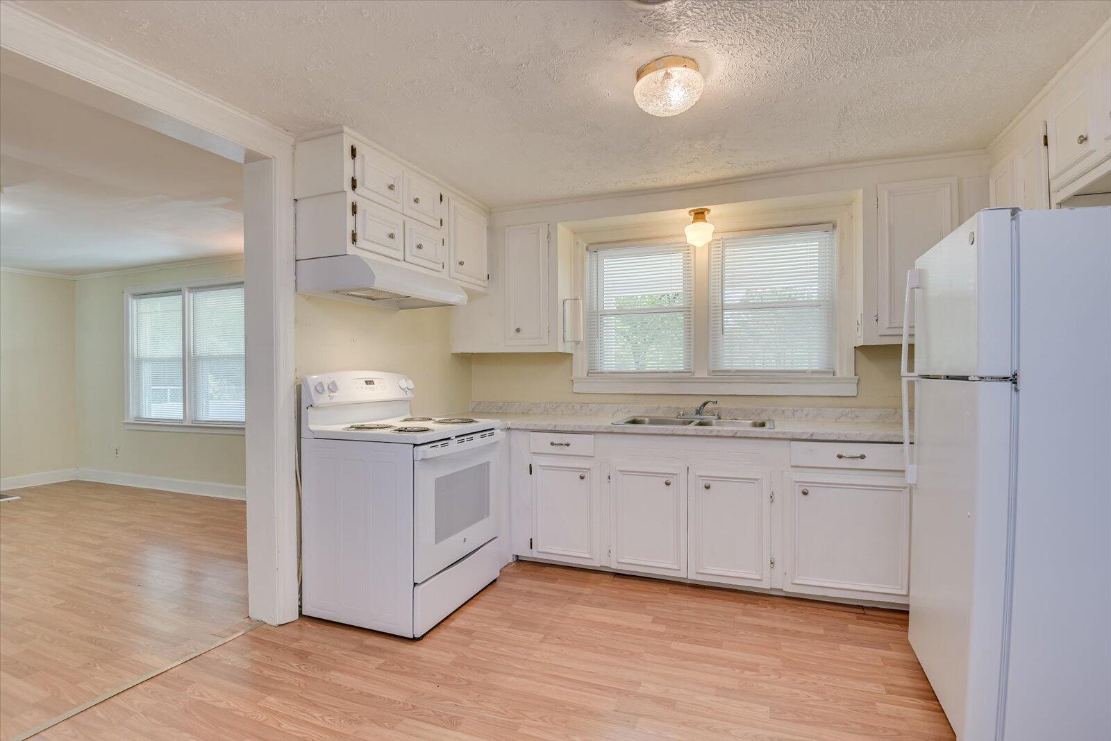 2169 Williston Road Aiken, SC 29803 - Photo 7 of 37 Gallery Image 7
