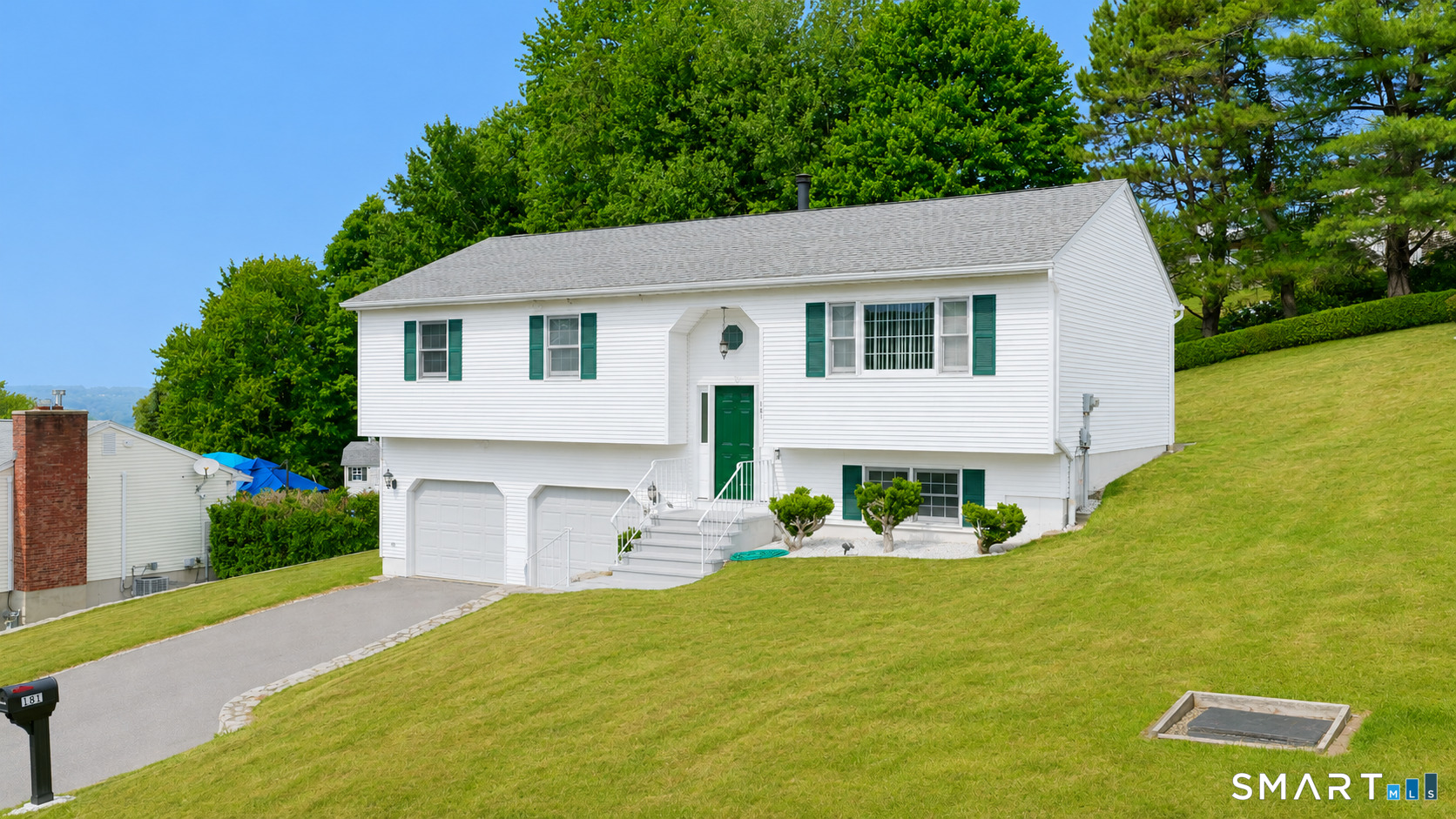 181 Haddad Road Waterbury, CT 06708 - Photo 2 of 34