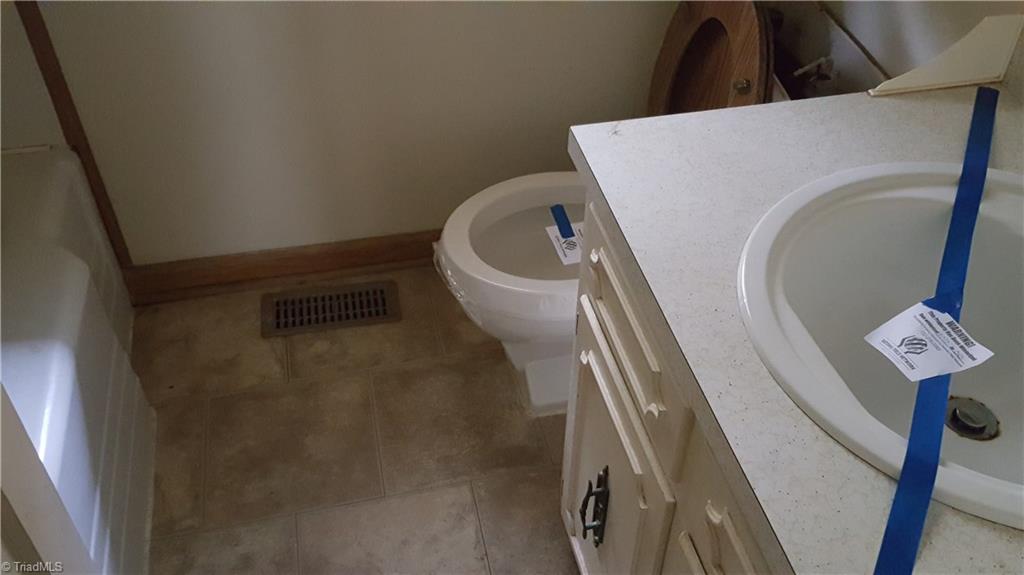 2202 St Mark Road Greensboro, NC 27403 - Photo 6 of 16 Gallery Image 6