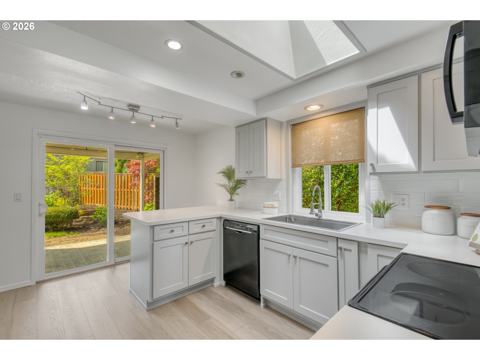 9685 Southwest Hialeah Drive Beaverton, OR 97008 - Photo 10 of 41