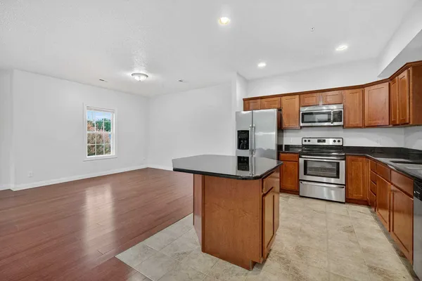 $1,750 | 320 East 29th Street, Davenport, IA 52803