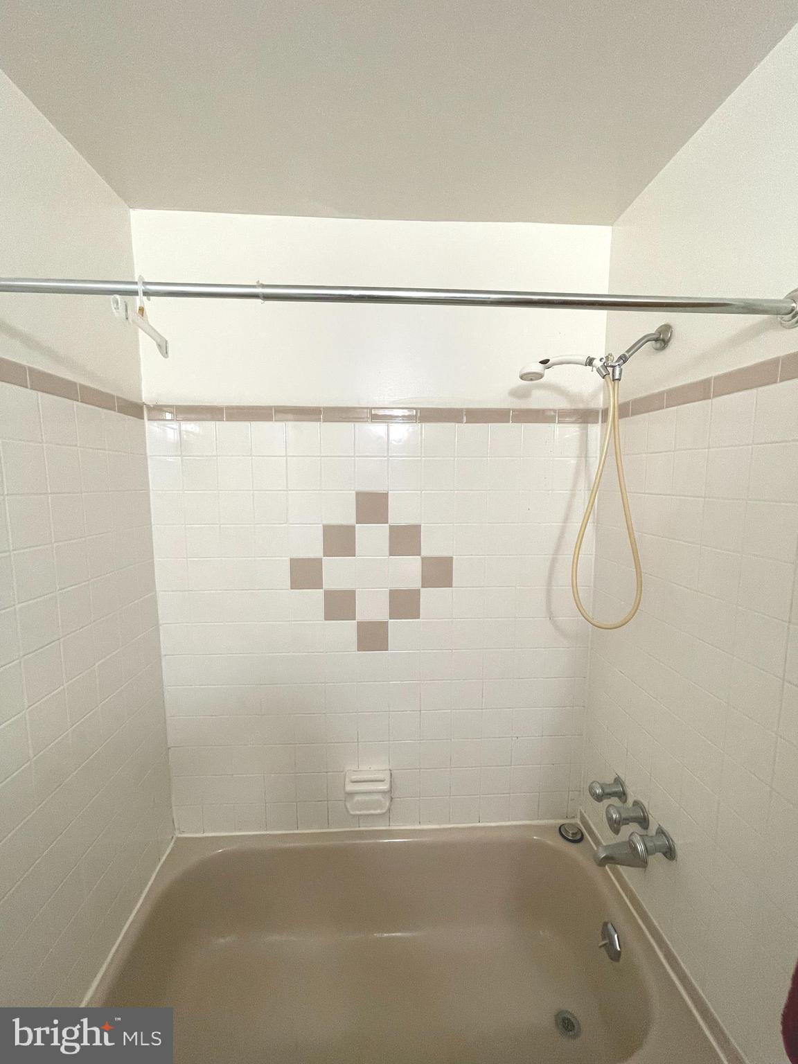 822 South Avenue, Unit N11 Secane, PA 19018 - Photo 14 of 14