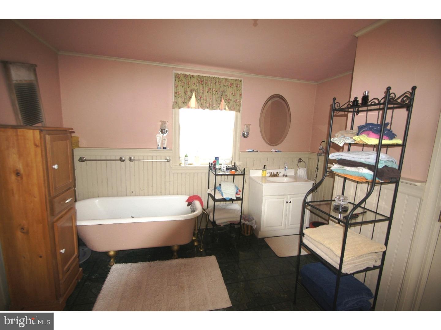 1431 Friedensburg Road Reading, PA 19606 - Photo 19 of 22 Bathroom