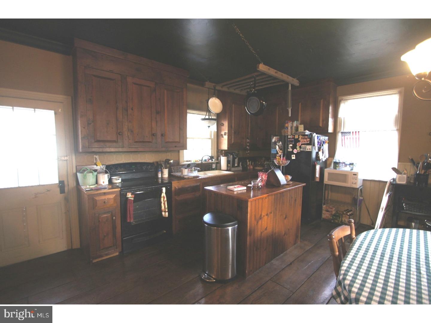1431 Friedensburg Road Reading, PA 19606 - Photo 10 of 22 Kitchen