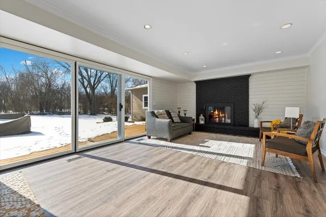 $715,000 | 21032 North Crestview Drive, Barrington, IL 60010