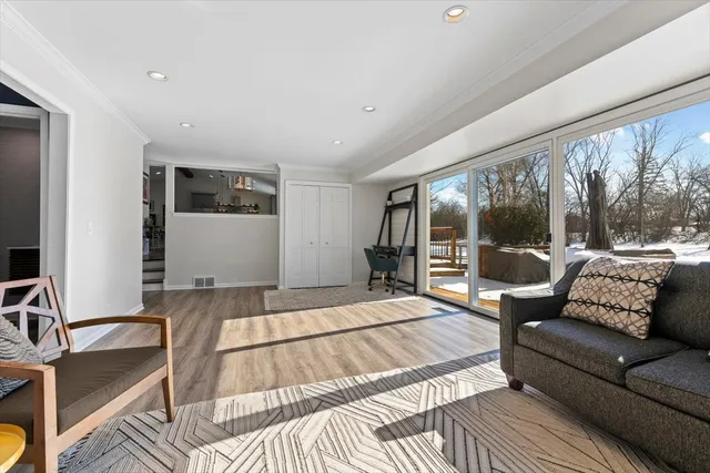 $715,000 | 21032 North Crestview Drive, Barrington, IL 60010