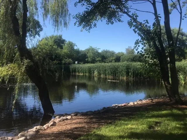 $715,000 | 21032 North Crestview Drive, Barrington, IL 60010