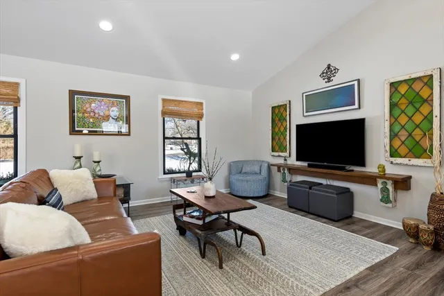 $715,000 | 21032 North Crestview Drive, Barrington, IL 60010