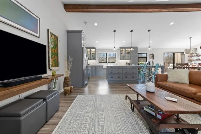 $715,000 | 21032 North Crestview Drive, Barrington, IL 60010