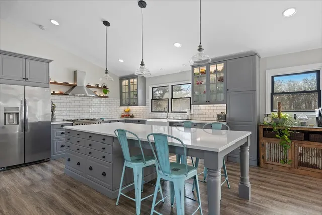 $715,000 | 21032 North Crestview Drive, Barrington, IL 60010