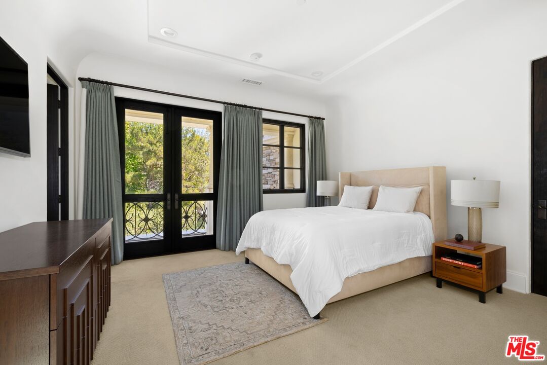 12705 Chalon Road Los Angeles, CA 90049 - Photo 25 of 47