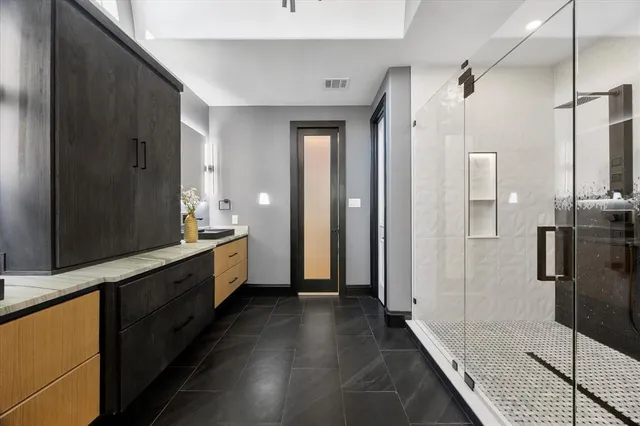 a view of empty room with front door