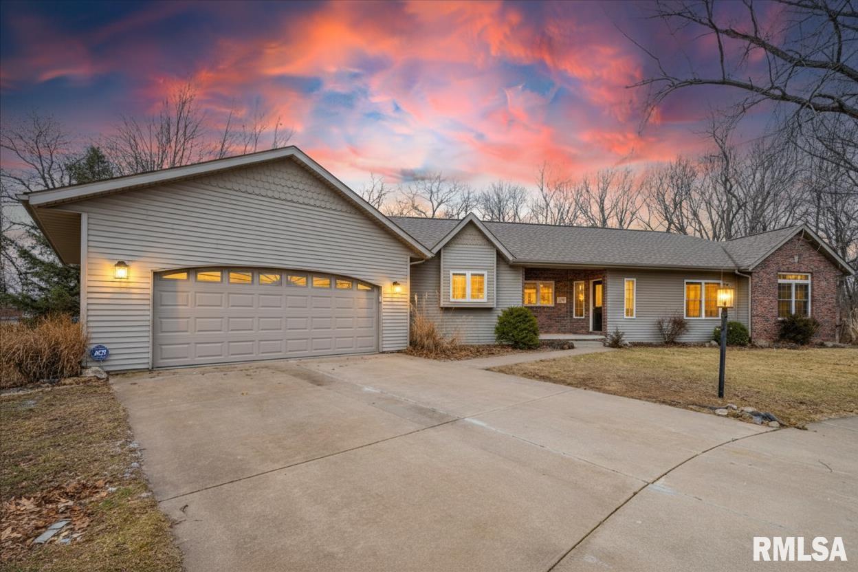 2811 North Rustic Ridge Drive Peoria, IL 61604 - Photo 3 of 57 Gallery Image 3