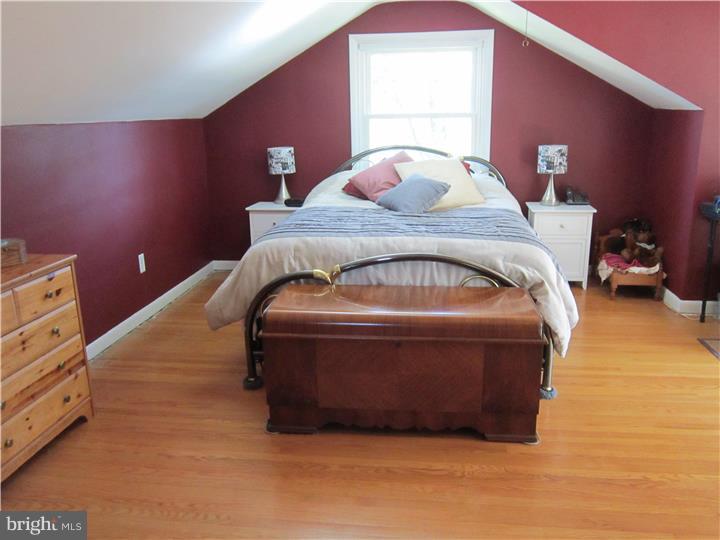 53 Snyder Lane Springfield, PA 19064 - Photo 14 of 25 Bedroom 4