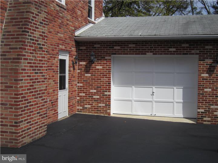 53 Snyder Lane Springfield, PA 19064 - Photo 24 of 25 Garage