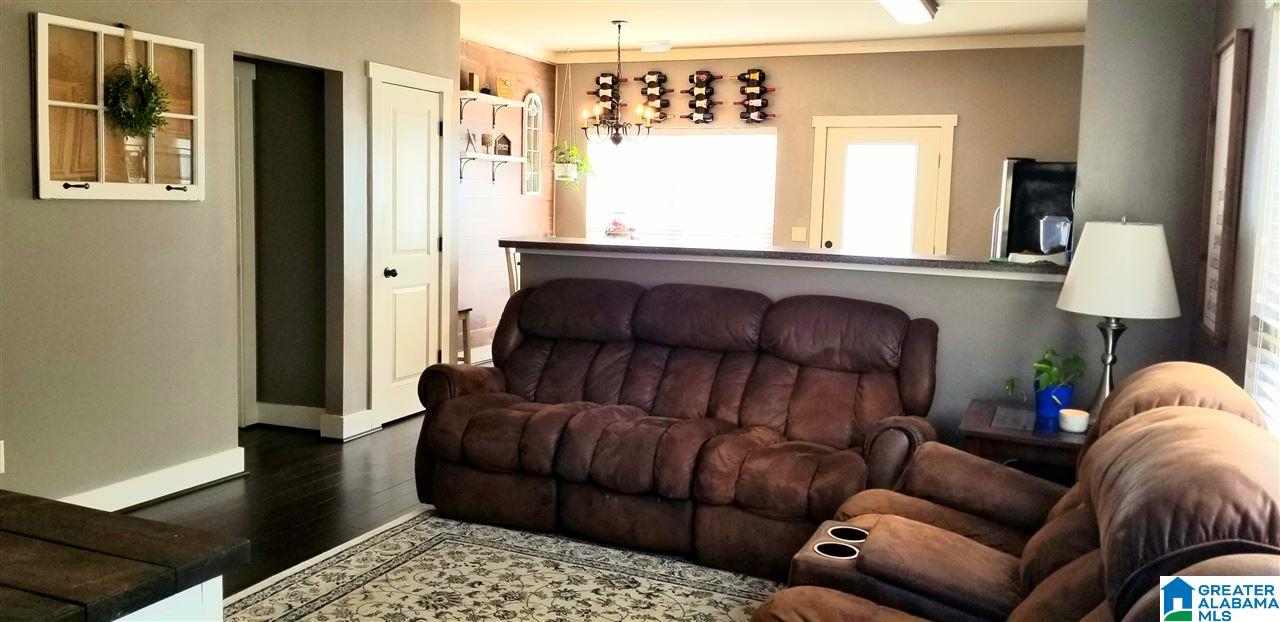 940 Maple Trace Odenville, AL 35120 - Photo 2 of 8