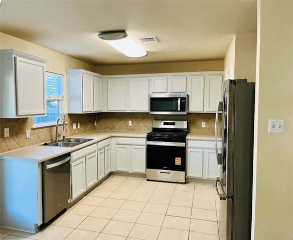$2,045 | 1511 Plume Grass Place, Round Rock, TX 78665