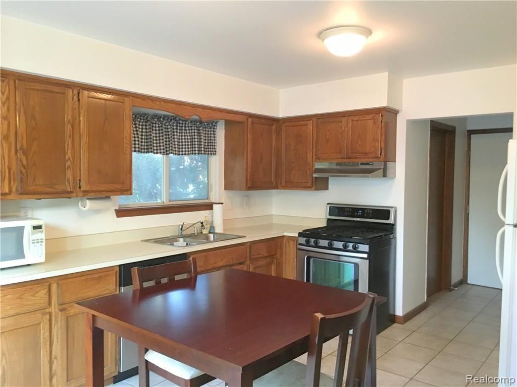 89 Arlington Drive Rochester Hills, MI 48307 - Photo 8 of 18