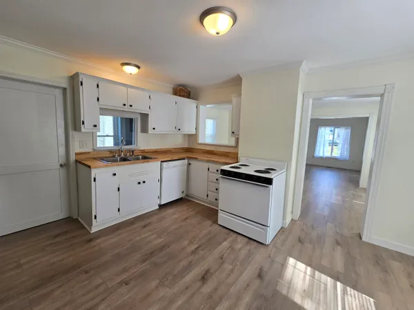 $189,500 | 64 Union Street, Hillsdale, MI 49242