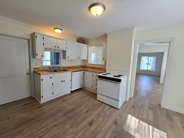 $194,500 | 64 Union Street, Hillsdale, MI 49242