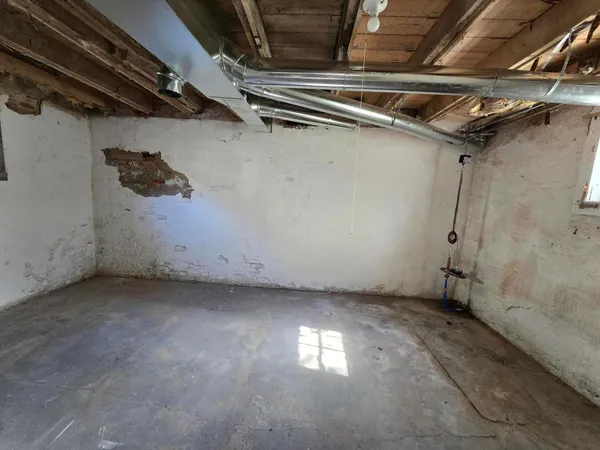 $194,500 | 64 Union Street, Hillsdale, MI 49242