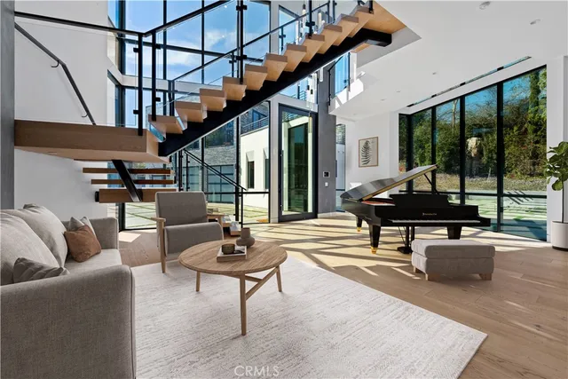 $7,377,777 | 4653 Vanalden Avenue, Tarzana, CA 91356