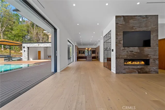 $7,377,777 | 4653 Vanalden Avenue, Tarzana, CA 91356