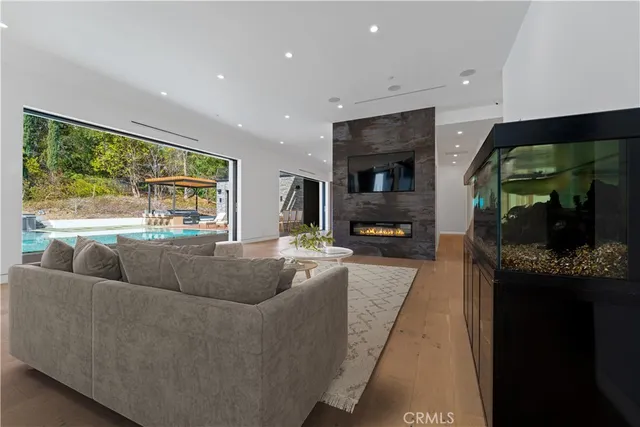 $7,377,777 | 4653 Vanalden Avenue, Tarzana, CA 91356