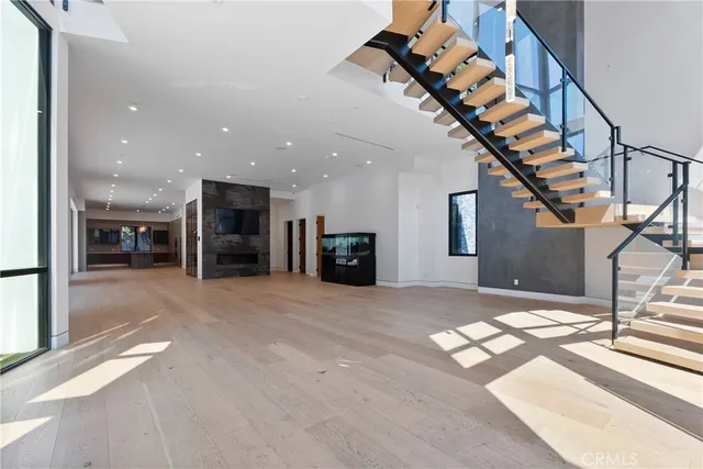 $7,377,777 | 4653 Vanalden Avenue, Tarzana, CA 91356