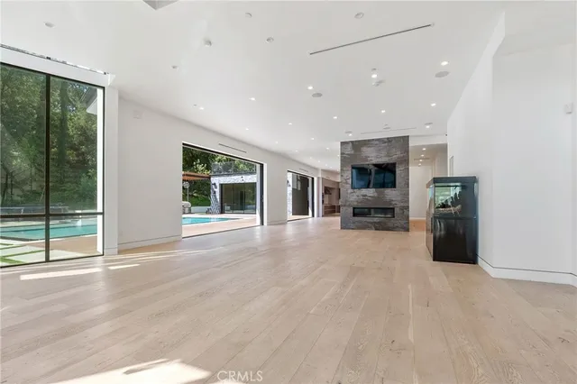 $7,377,777 | 4653 Vanalden Avenue, Tarzana, CA 91356