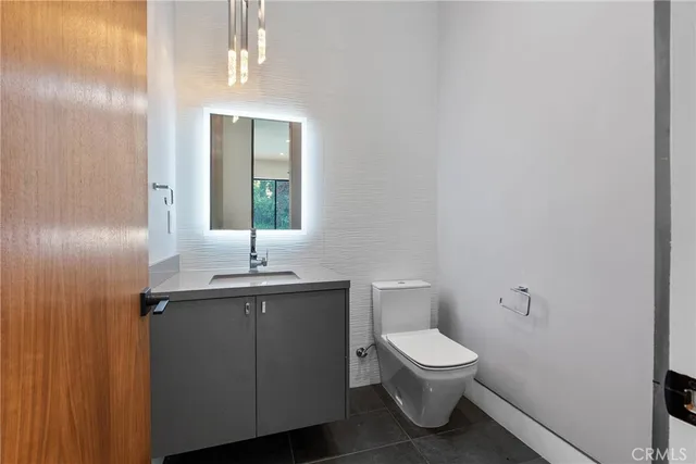 $7,377,777 | 4653 Vanalden Avenue, Tarzana, CA 91356