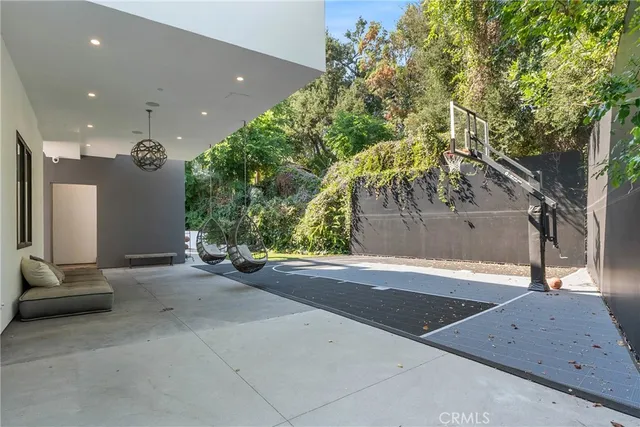 $7,377,777 | 4653 Vanalden Avenue, Tarzana, CA 91356